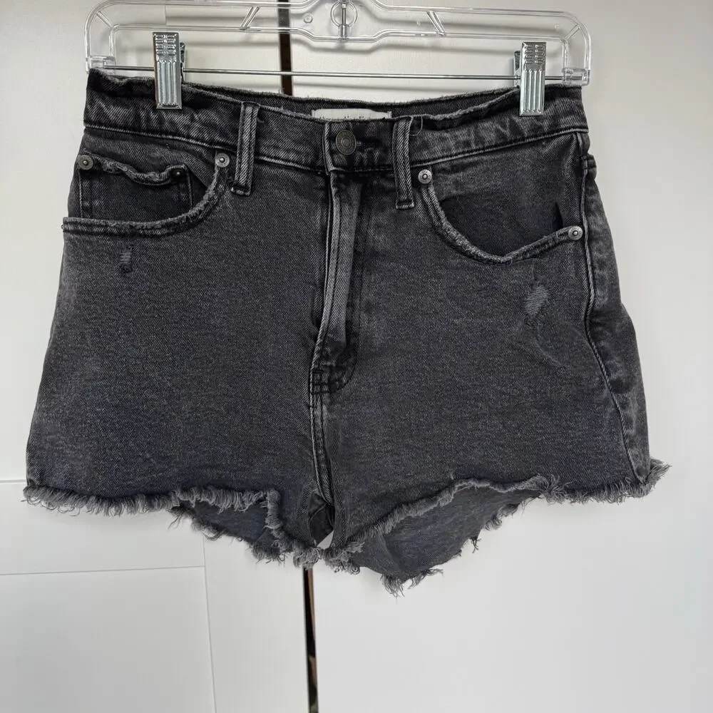 Abercrombie & Fitch The Mom Short Curve Love Faded Black High Rise SIZE‎ 26/2